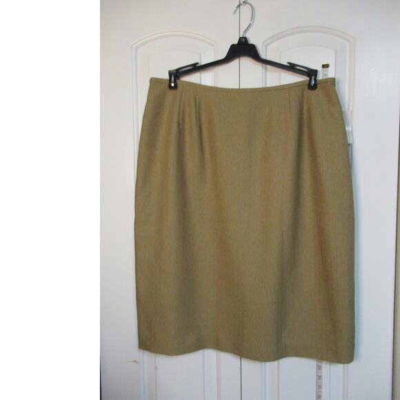 NWT Larry Levine Classics tan pencil skirt - Picture 1 of 3